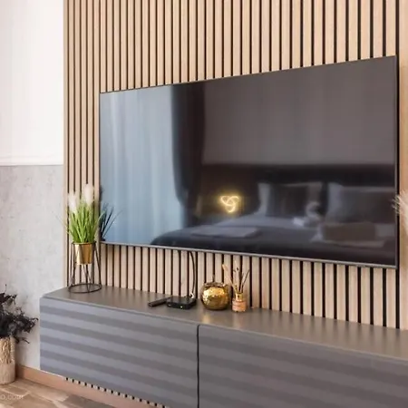 Azur Apartment Warna